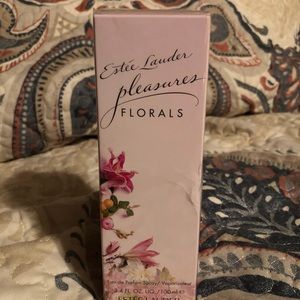 Estée Lauder Pleasures Florals